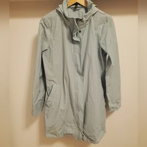 *HOST PICK* Eileen Fisher lightweight hooded windbreaker coat. Light blue. S